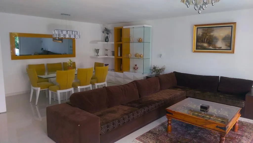 Ghazali Villa Geneva 0*,